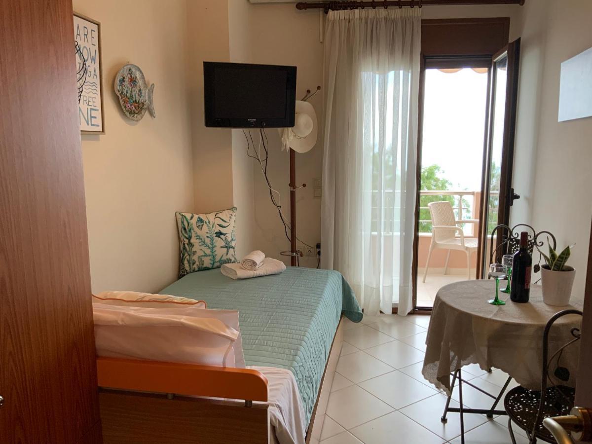 Maria'S Apartment Цуцурос Экстерьер фото